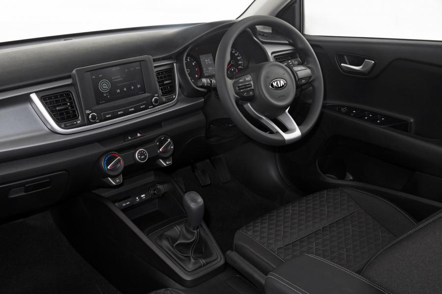 Интерьер Kia Rio S 2017 года  (AU) (фото 3 из 7)